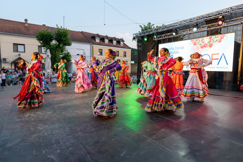 U Varaždinskim Toplicama otvoreno drugo izdanje Međunarodnog folklornog festivala COFA