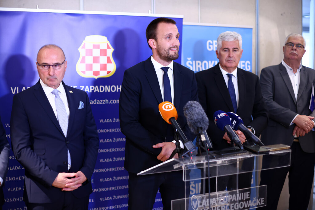 Erlić uručio ugovore prekogranične suradnje Hrvatske i BiH vrijedne dva milijuna eura