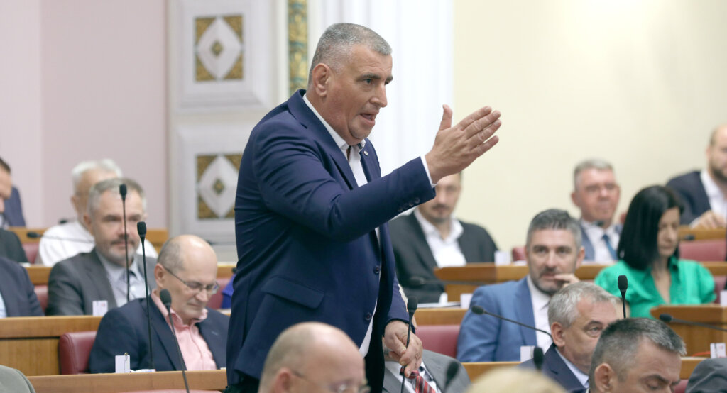 Bulj (Most): Proglasiti zastupnike crnogorskog parlamenta nepoželjnima u Hrvatskoj