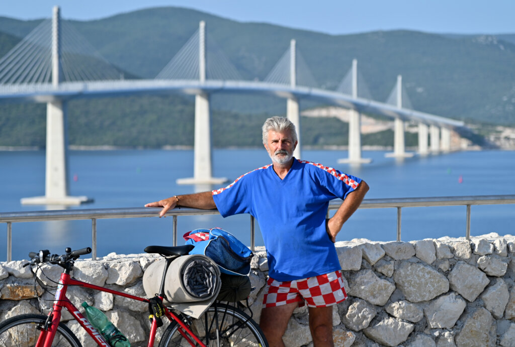 [VIDEO] Hodočasnik Ivan Cvrtila biciklom krenuo iz Križevaca preko Međugorja do Pelješkog mosta