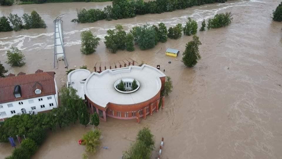 Poplave u nekim mjestima u Sloveniji i dalje jačaju