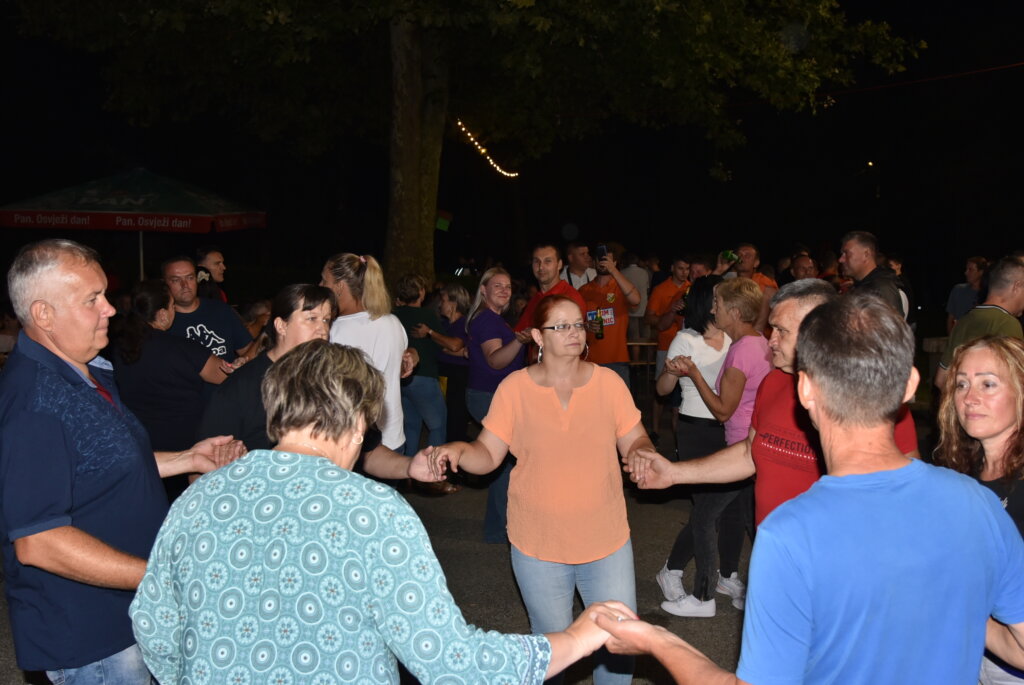 [FOTO/VIDEO] VESELO, VESELO U Tučeniku se slavi Lovrečevo