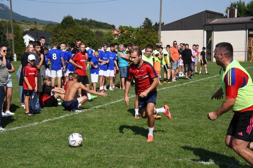 [FOTO] U Gornjoj Rijeci 12 malonogometnih družina želi pobjednički pokal