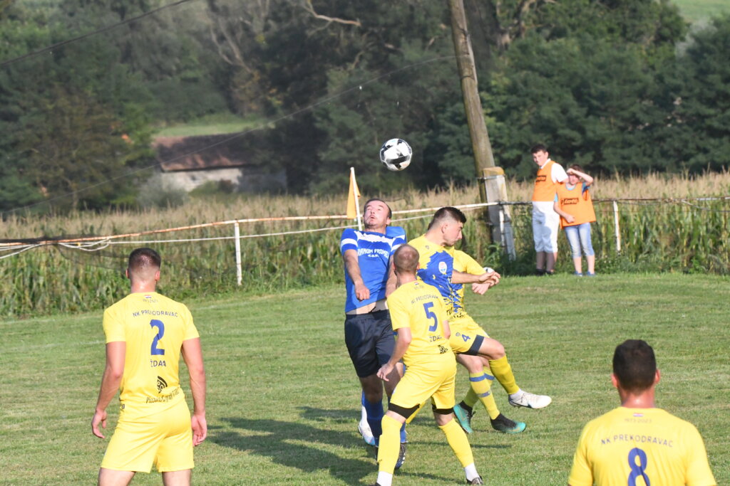 [FOTO/VIDEO] NOGOMET 2. ŽNL Težak poraz Čvrsteca na otvaranju sezone, Hrle postigao hat-trick