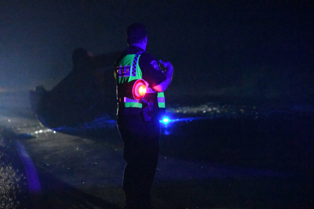 [FOTO/VIDEO] TEŠKA PROMETNA NA ULAZU U KRIŽEVCE Jedno vozilo završilo na krovu