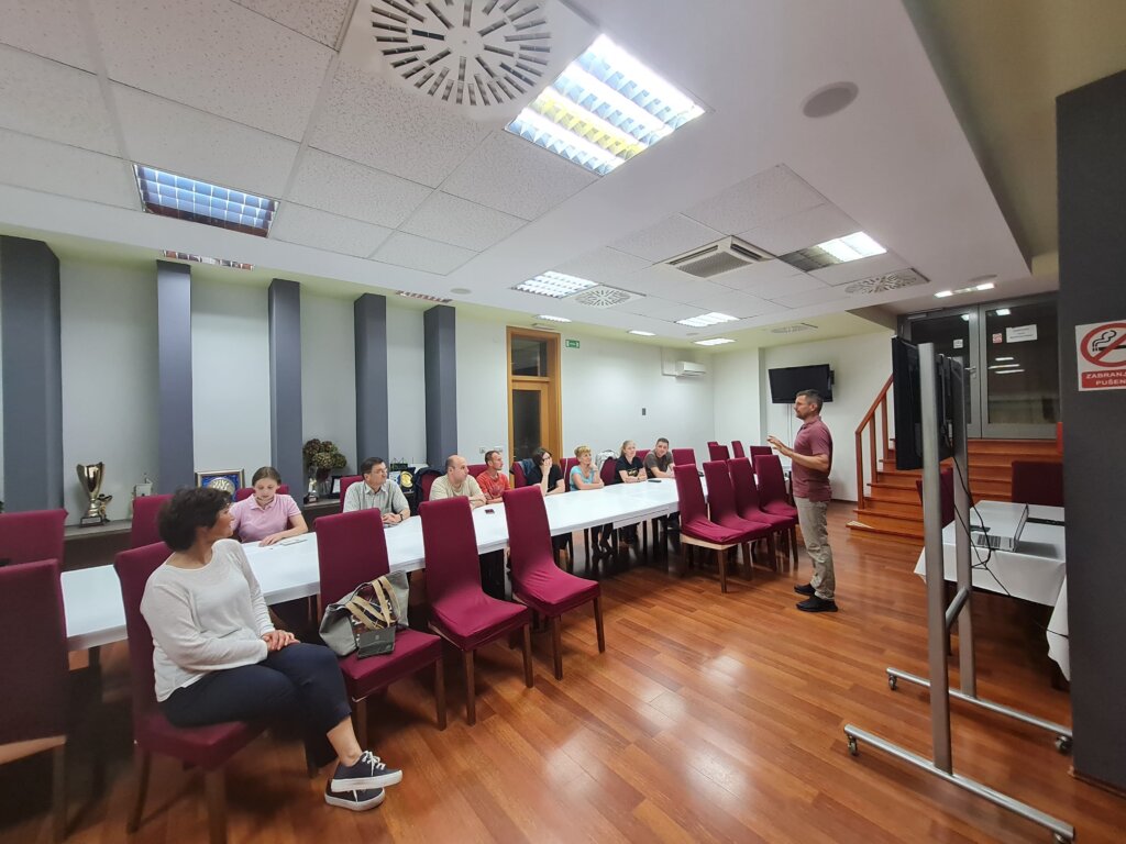 Education-for-volunteers-3