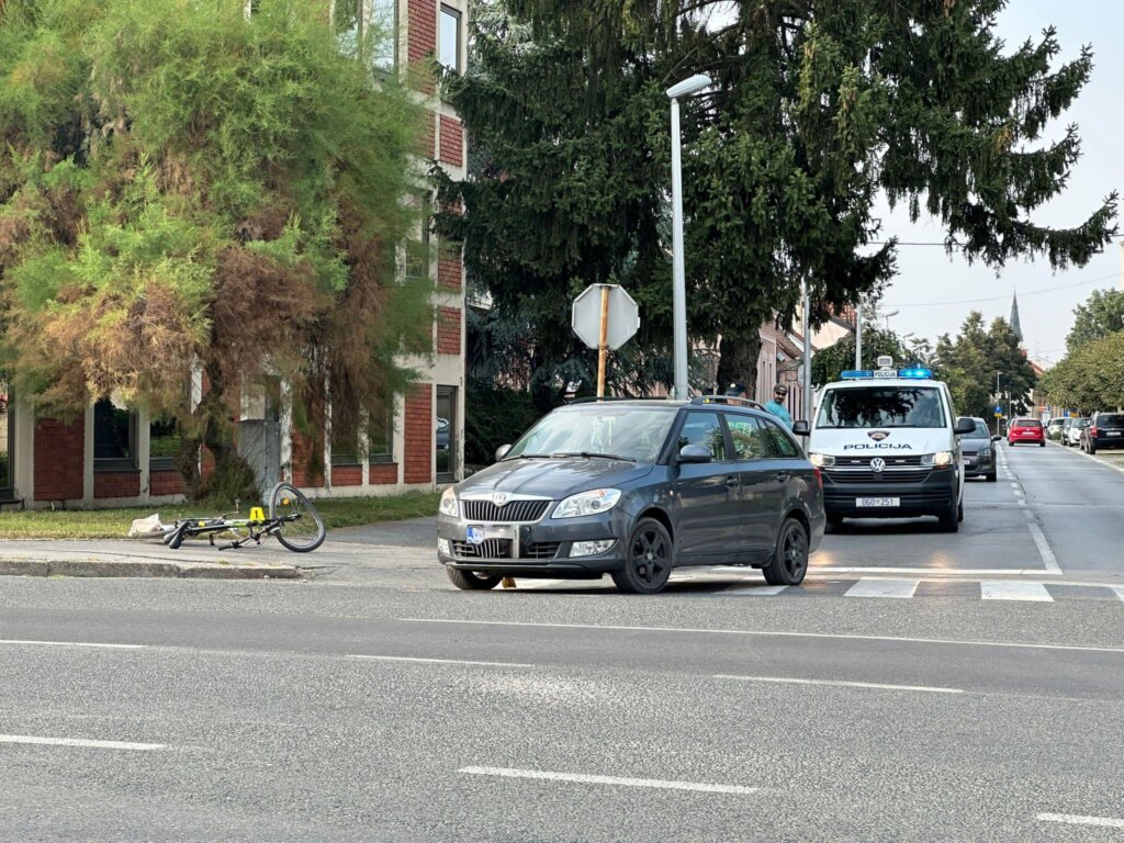 Sudar automobila i biciklista, policija vrši očevid