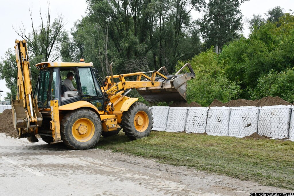 Izvanredne mjere zaštite od poplave u Dubrovčaku na Savi