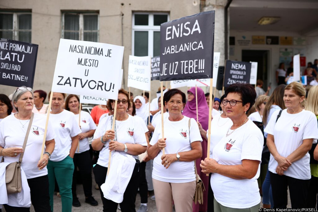 Prosvjed u Jablanici jer je poslodavac premlatio ženu koja je tražila plaću