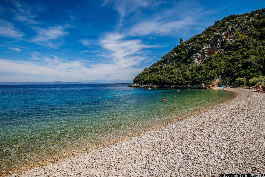 Uvala Samograd jedna je od najljepših osamljenih plaža na otoku Korčuli