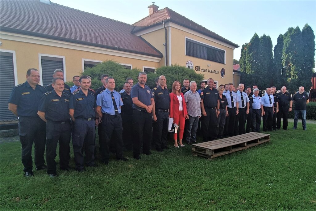vatrogasna_zajednica_podjela_opreme_2023 (3)