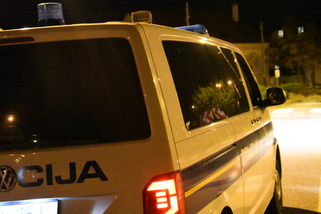 Policija uhitila dvojac koji je opljačkao ljekarnu u Koprivnici