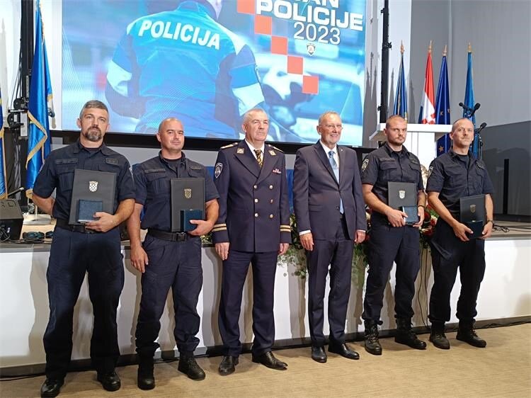 Povodom Dana policije nagrađeni interventni policajci iz Policijske uprave međimurske