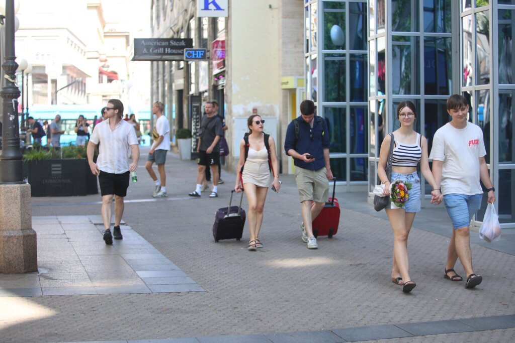 Zagreb: Visoke Temperature Ispraznile Gradske Ulice