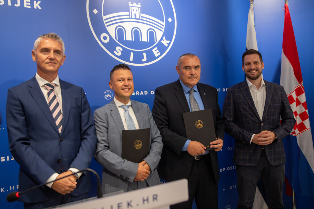 Osijek: Potpisani ugovori za nabavu 10 novih niskopodnih tramvaja