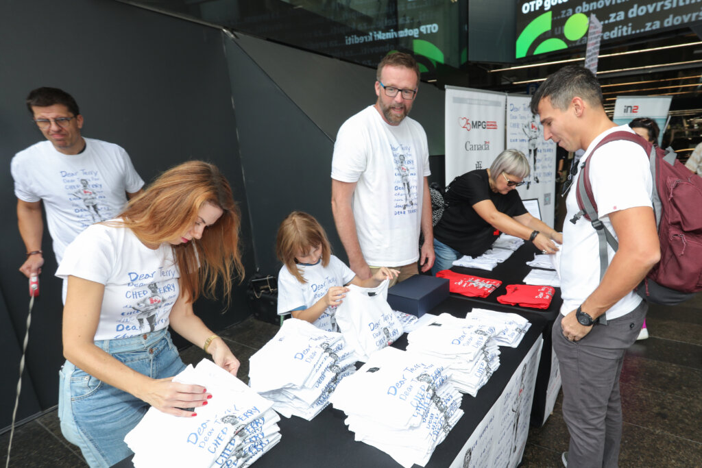 Zagreb: Tradicionalna Humanitarna Prodaja Majica Uoči Utrke Terry Fox