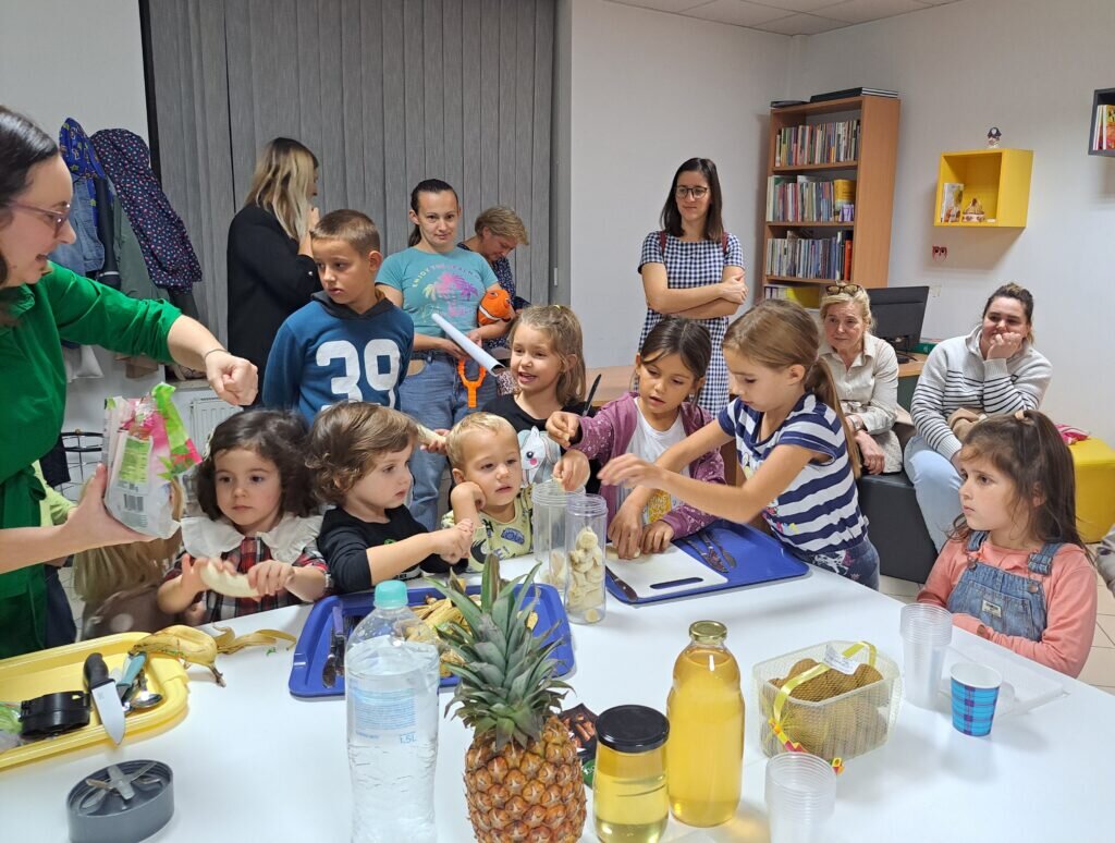 Roditelji i djeca se educirali o pravilnoj prehrani u Gradskoj knjižnici