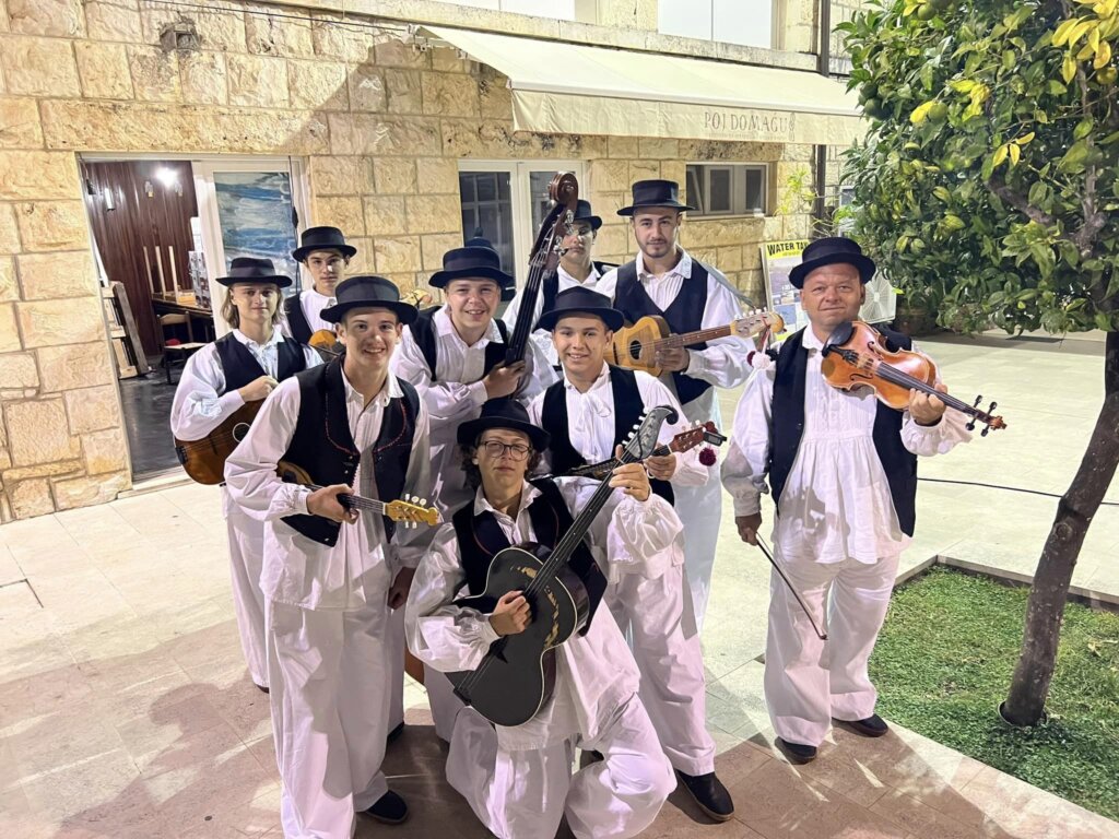 386468241_10159960274102842_7834576977230045100_n