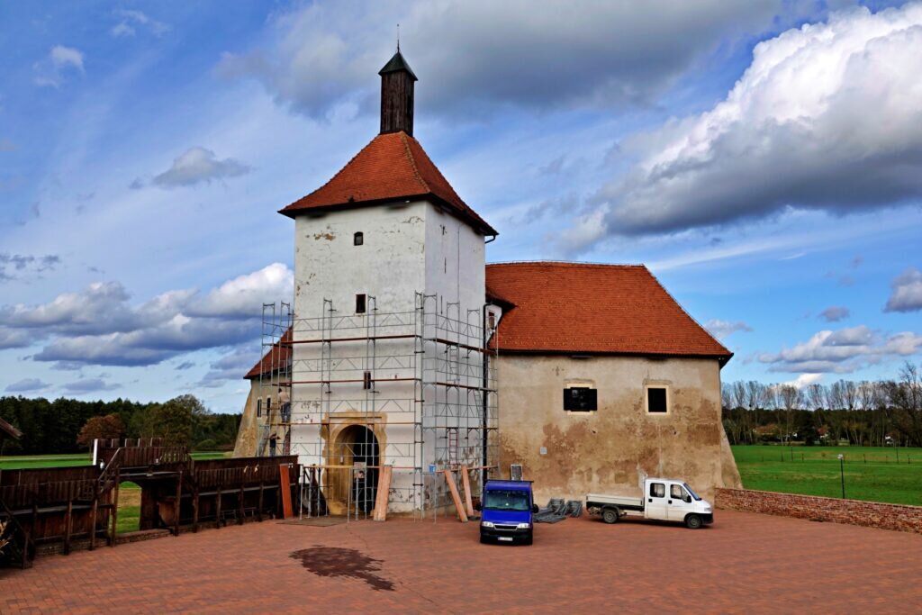 Grad Đurđevac osigurao sredstva za utvrdu Stari grad, počeli radovi na rekonstrukciji krovišta