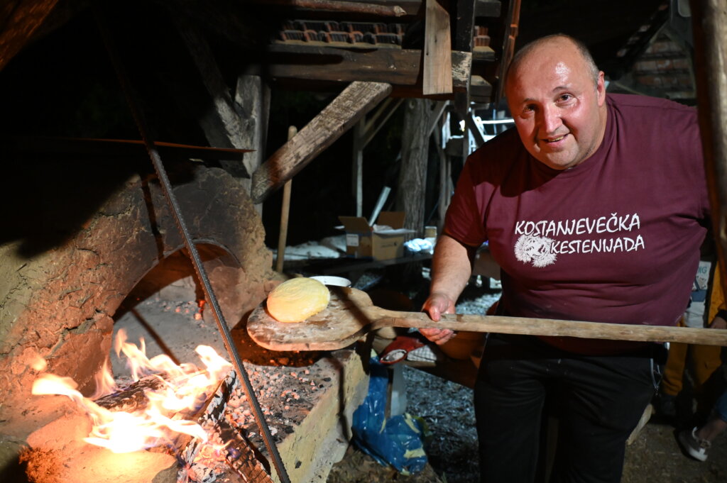 [VIDEO] Kruh iz krušne peći večeras samo u Kostanjevcu Riječkom