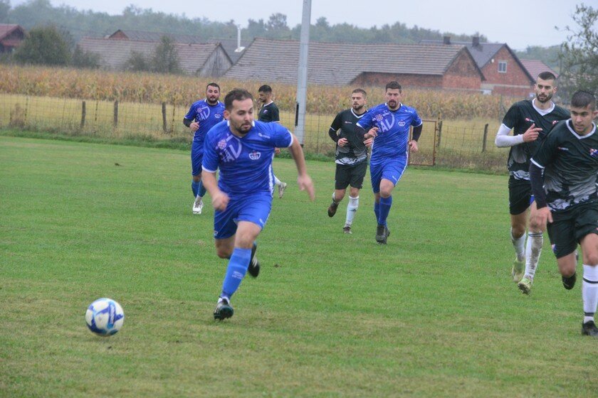 NOGOMET 1. ŽNL ISTOK Jaković ušao u 77. minuti i zabio za slavlje Gaja nad Dubravom