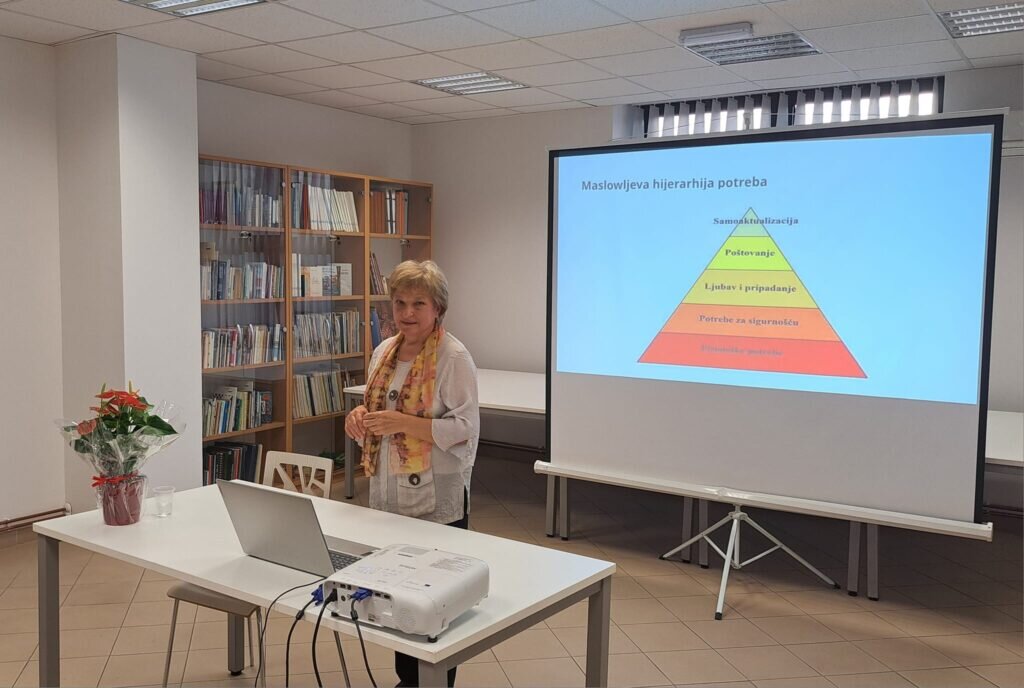 U Gradskoj knjižnici u Đurđevcu održano edukativno predavanje na temu govora tijela