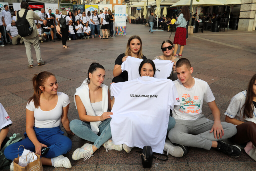 Rijeka: Na Korzu Obilježen Svjetski Dan Beskućnika