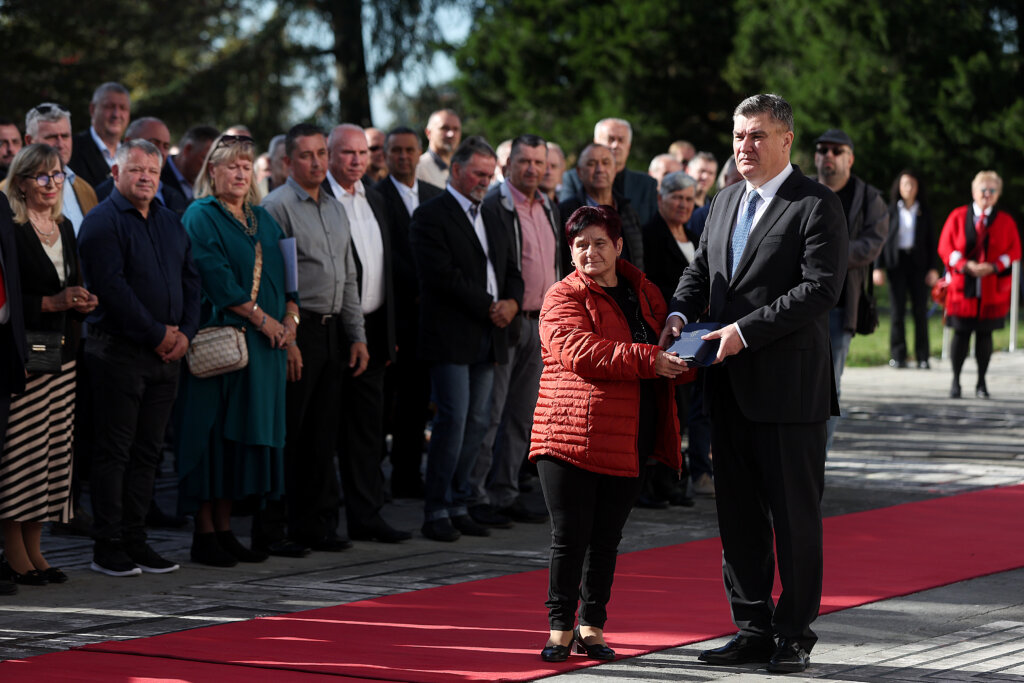Predsjednik Milanović odlikovao 164 dobrovoljna darivatelja krvi