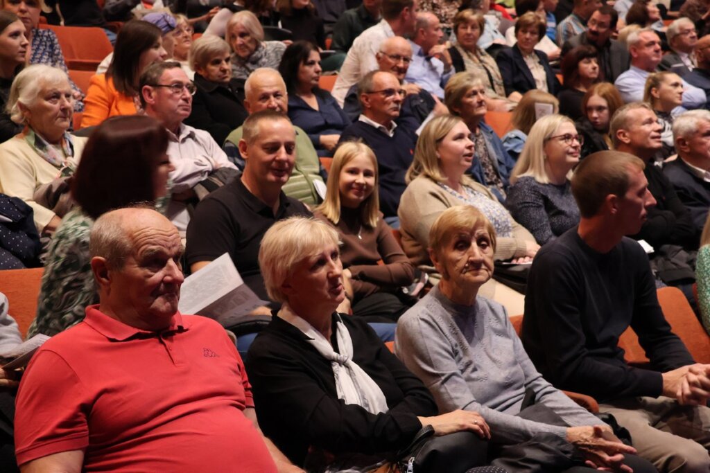 Zupanijski-tamburaski-orkestar-„Stjepan-Bujan-Stipic-3