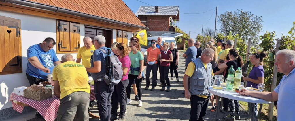 [FOTO] “PUT KLETI POTKALNIČKOG KRAJA” Planinari stigli do cilja