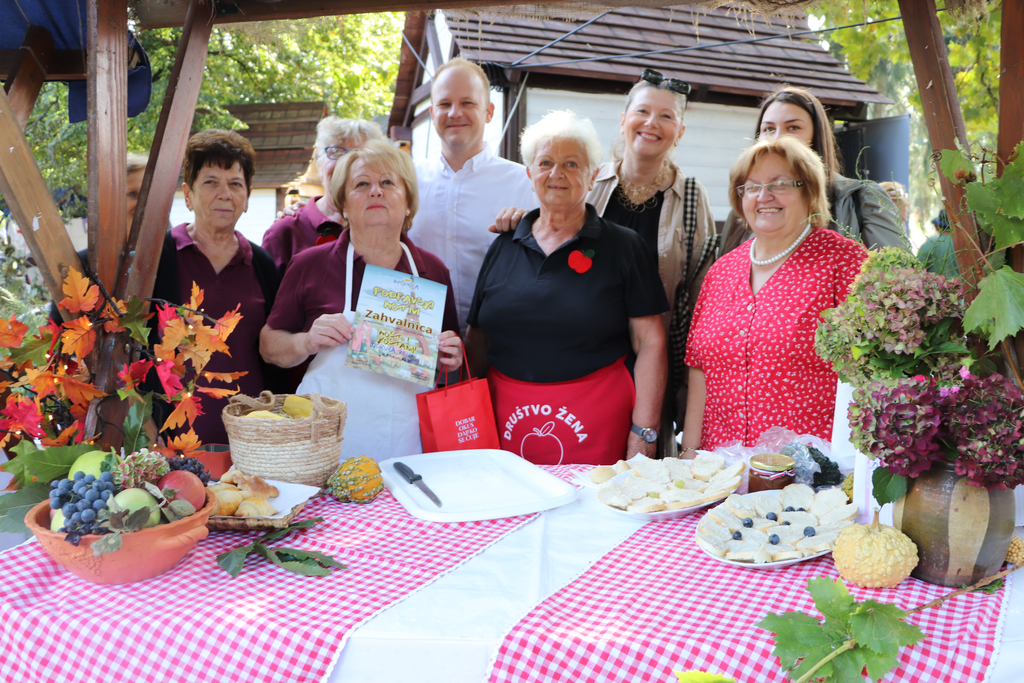 Udrugama žena priznanja za starinske kolače na Podravskim motivima