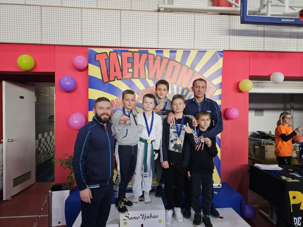 [FOTO] Sjajni rezultati članova Taekwondo kluba Radnik