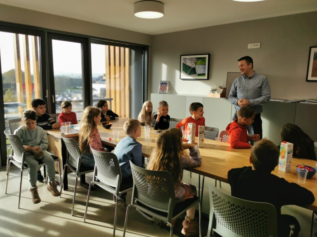 Učenici drugog razreda Osnovne škole Đurđevac posjetili gradonačelnika na radnom mjestu