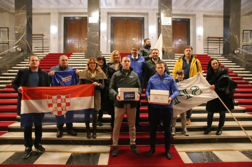 Unatoč antihrvatskom raspoloženju Demokratski savez Hrvata u Vojvodini dobio potpise za pokrajinske izbore