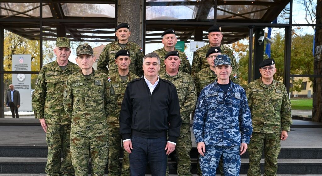 Milanović sa zapovjednicima razgovarao o spremnosti i potrebama kopnene vojske