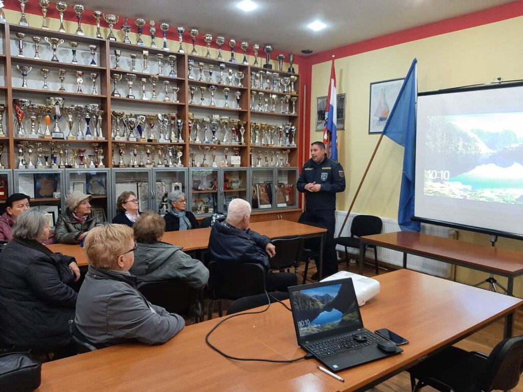 VZG edukacija umirovljenika (5)
