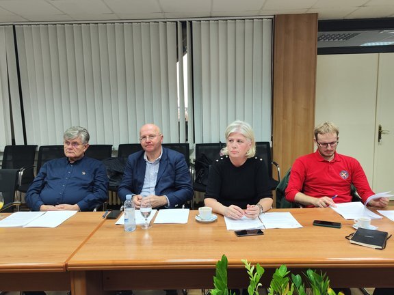 img_20231103_094331.jpg__648x432_q85_subsampling-2