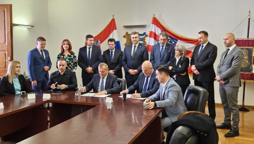 [FOTO] Počinje projektiranje Regionalnog centra civilne zaštite Varaždin za područje pet županija, na potpisivanju ugovora i premijer Plenković