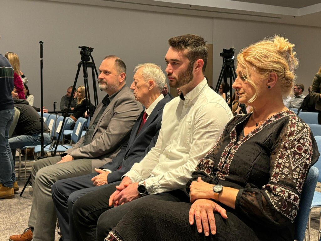 411588910_338789672235943_1946415352096619664_n