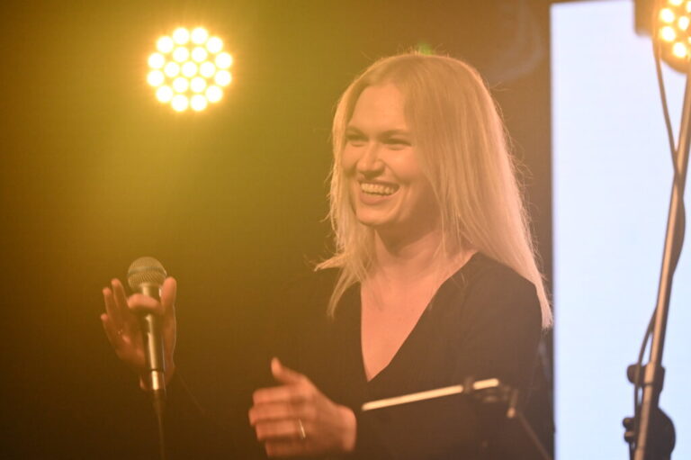 [VIDEO] Marija i Tamburaški sastav KAS raspjevali Križevce Prigorski.hr