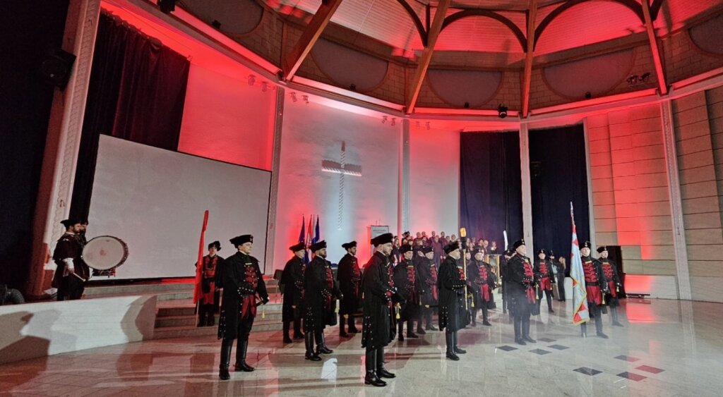 IMG-e93375f00c4a4c72143895f469f8c1fd-V