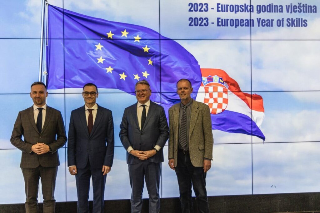 [FOTO] Povjerenik Europske komisije Schmit i ministar Piletić posjetili FER: Ovo što radite je impresivno i u okviru imigracijske strategije