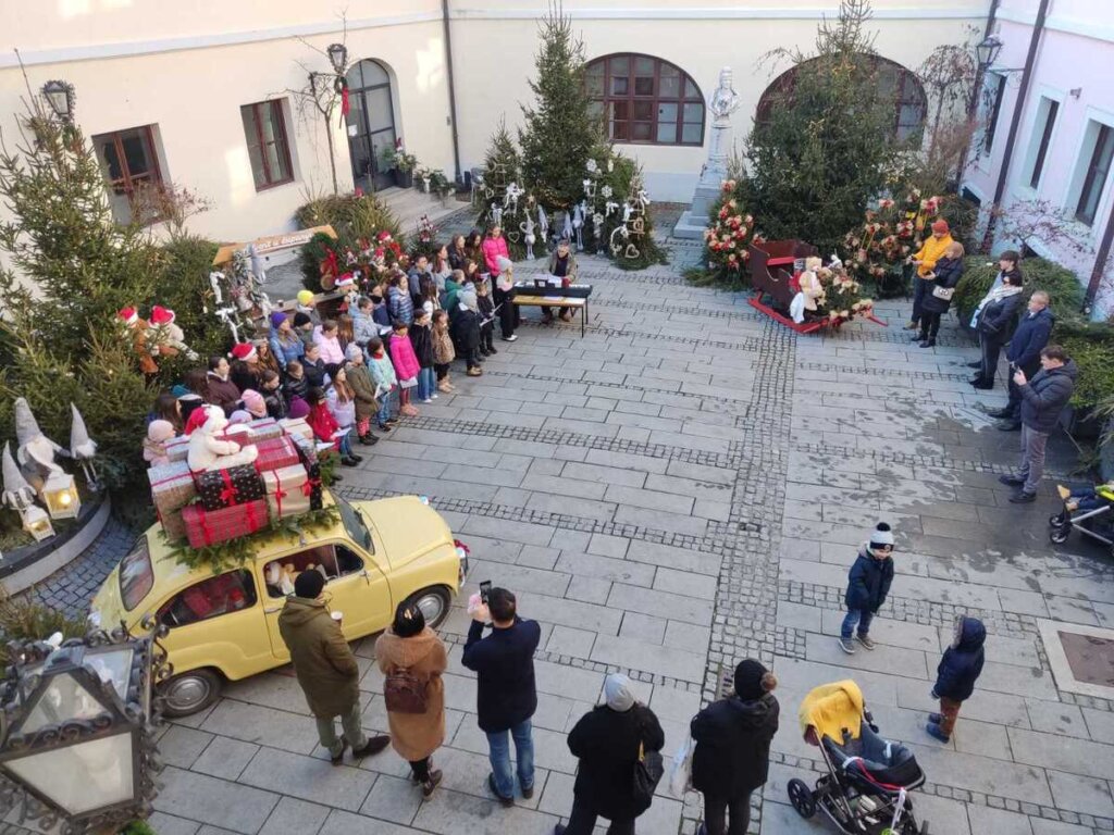 advent u atriju_10