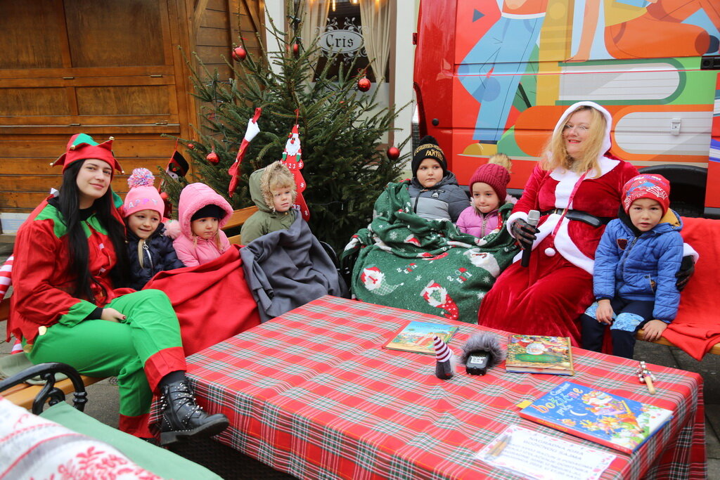 [FOTO] Božićni sajam u Križevcima privukao brojne posjetitelje