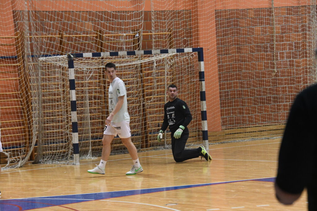 [VIDEO] Najbolji vratar Druge SuperSport nogometne lige Miroslav Koprić sjajan je i između malonogometnih vratnica