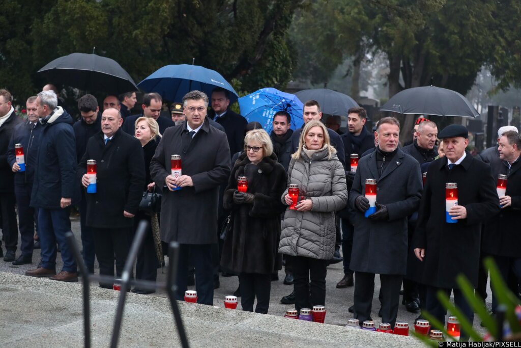 Zagreb: Hdz Na Mirogoju Obilježio 24. Obljetnicu Smrti Franje Tuđmana