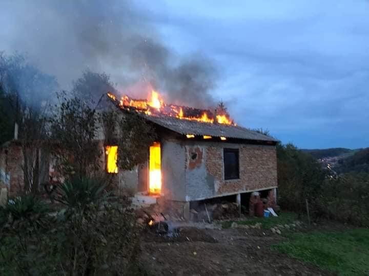 U tijeku je humanitarna akcija “Obnovimo izgorjelu kuću obitelji Lovrić”