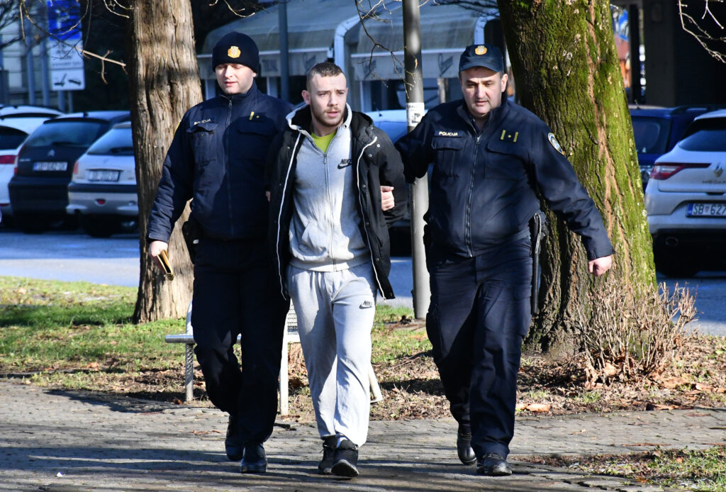 Određen istražni zatvor napadaču na maloljetnika u Slavonskom Brodu