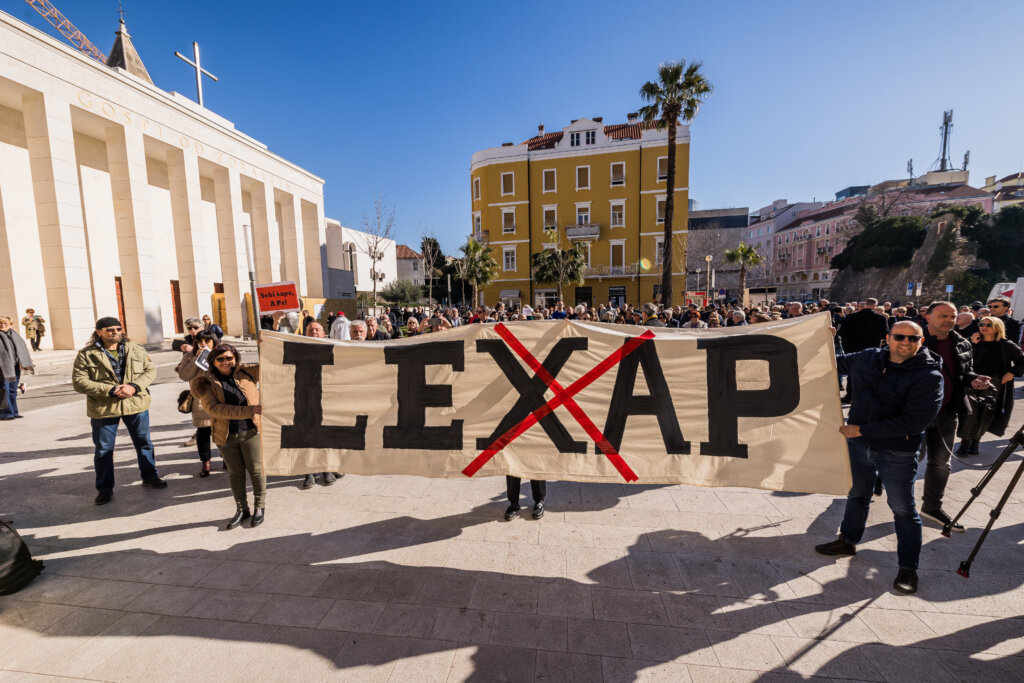 Prosvjed novinara u Splitu protiv "Zakona opasnih namjera"