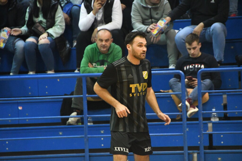 [VIDEO] Nema vratara, Solarić lako posprema loptu u mrežu